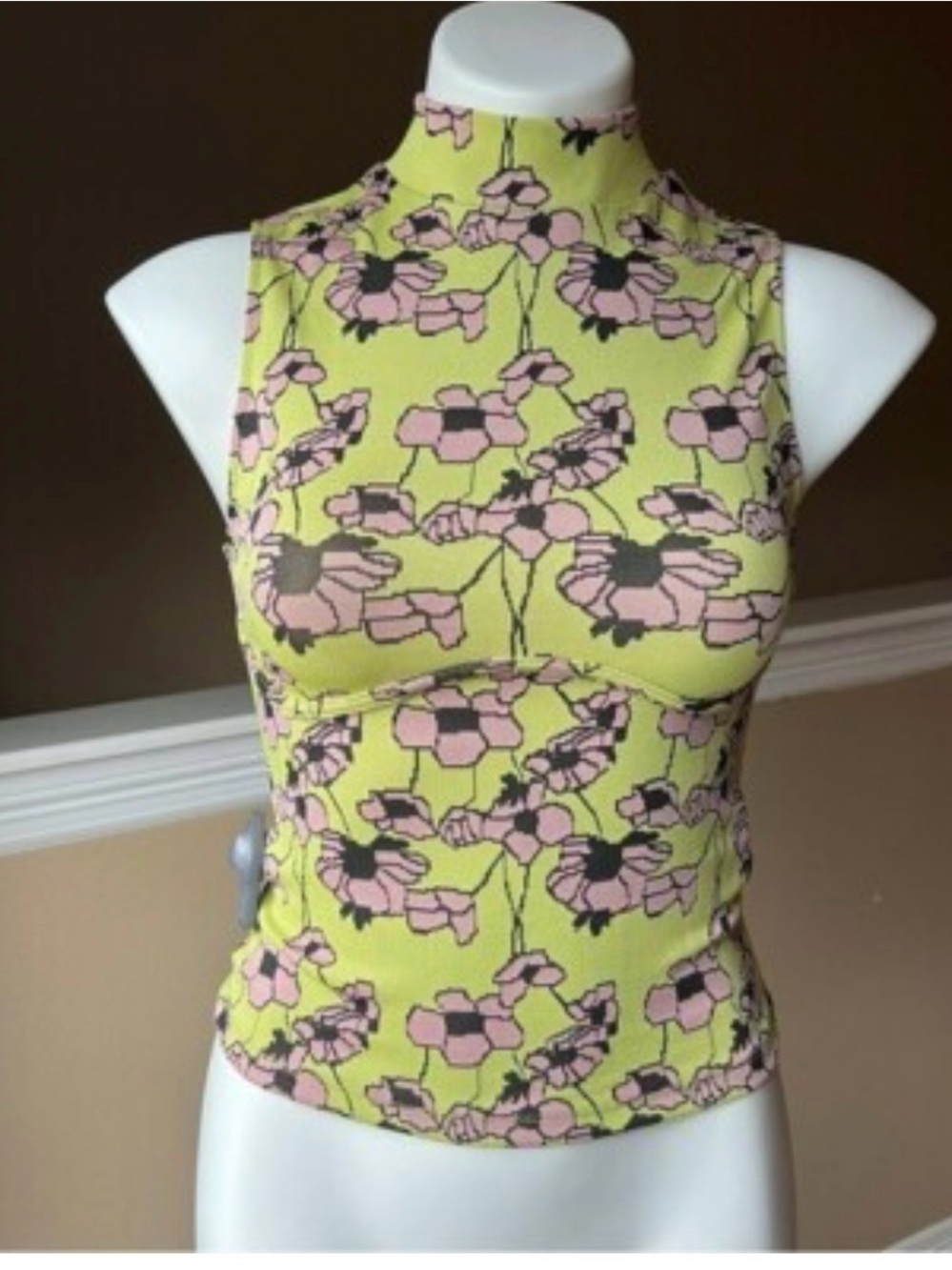 Zara Jacquard floral top sz M